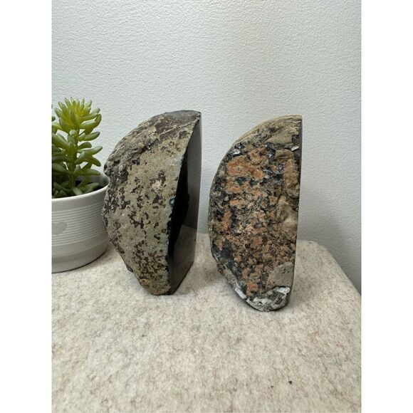 Beautiful Banded Agate Bookends - Picture 4 of 9